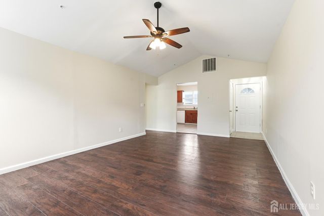 194 Bexley Lane, Piscataway, NJ 08854