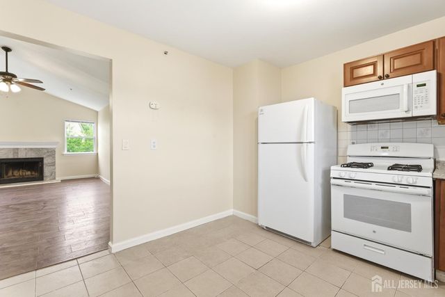 194 Bexley Lane, Piscataway, NJ 08854