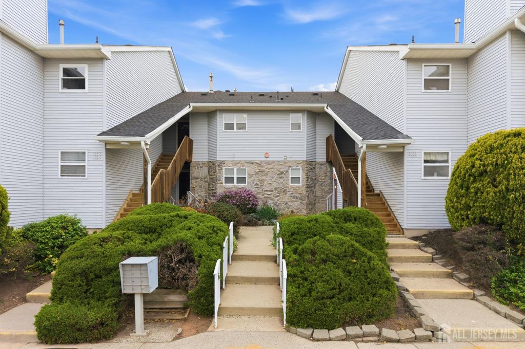 194 Bexley Lane, Piscataway, NJ 08854