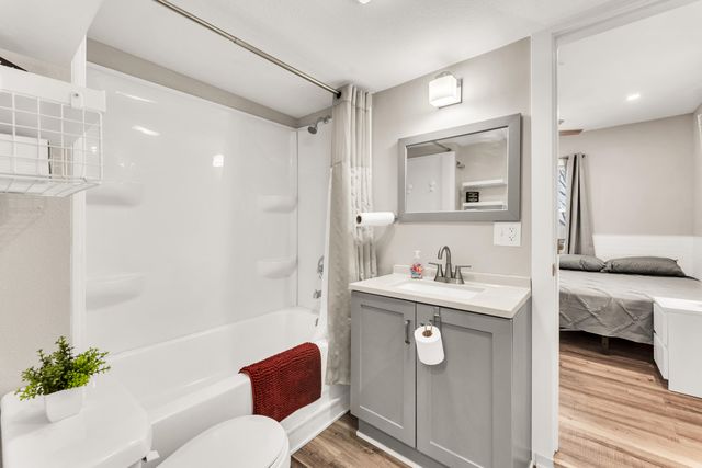 1406 E Nora Street, Springfield, MO 65803