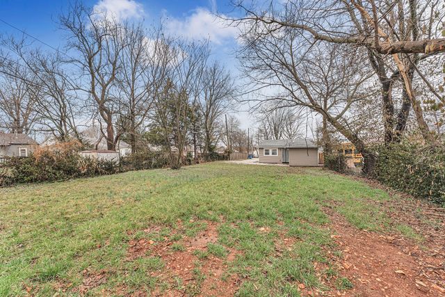 1406 E Nora Street, Springfield, MO 65803