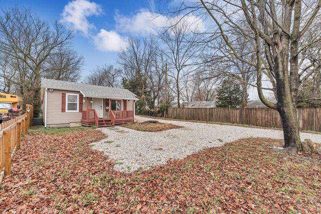 1406 E Nora Street, Springfield, MO 65803