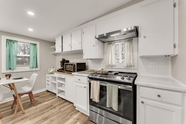 1406 E Nora Street, Springfield, MO 65803