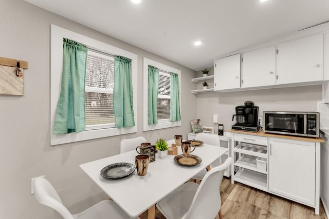 1406 E Nora Street, Springfield, MO 65803