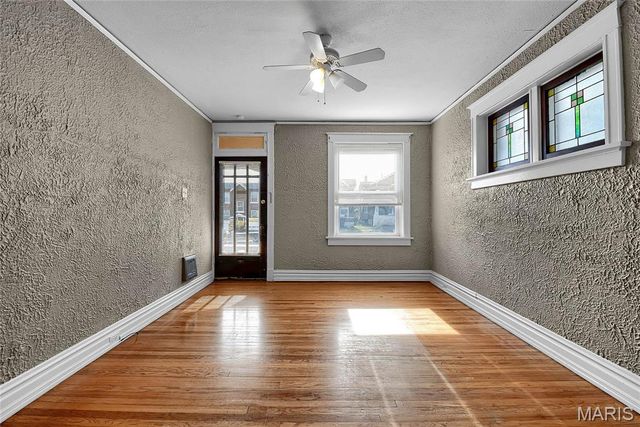 5027 Chippewa Street, St Louis, MO 63109