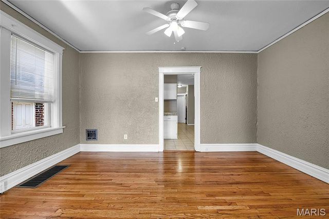 5027 Chippewa Street, St Louis, MO 63109