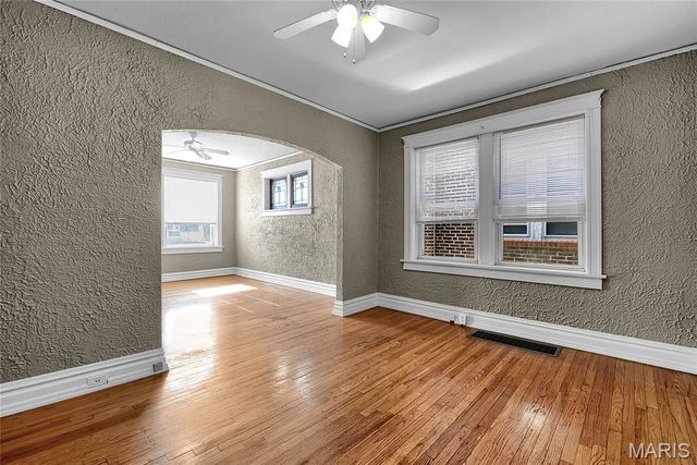 5027 Chippewa Street, St Louis, MO 63109