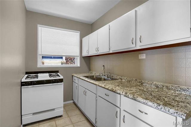 5027 Chippewa Street, St Louis, MO 63109