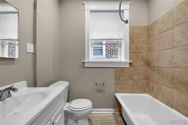 5027 Chippewa Street, St Louis, MO 63109
