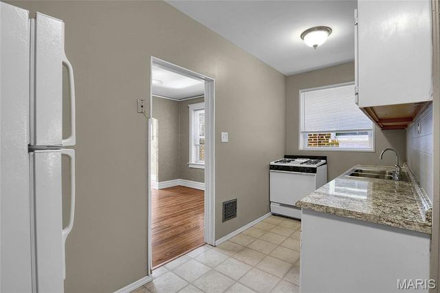 5027 Chippewa Street, St Louis, MO 63109
