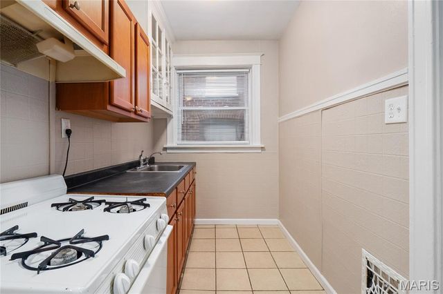 5027 Chippewa Street, St Louis, MO 63109
