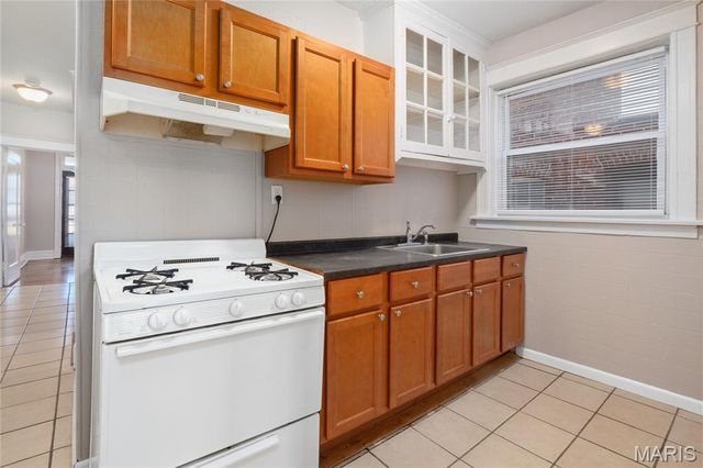 5027 Chippewa Street, St Louis, MO 63109