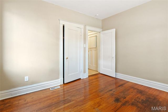 5027 Chippewa Street, St Louis, MO 63109