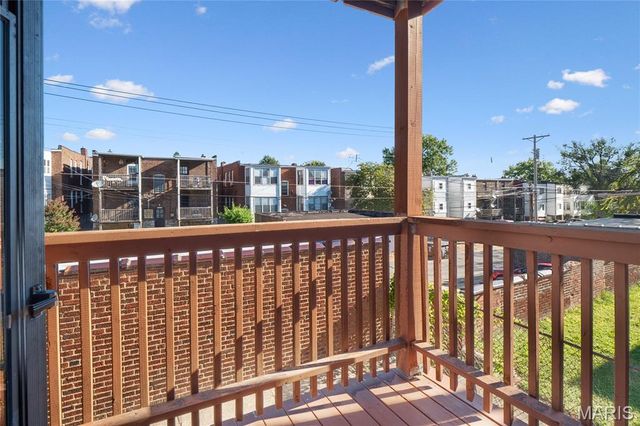 5027 Chippewa Street, St Louis, MO 63109
