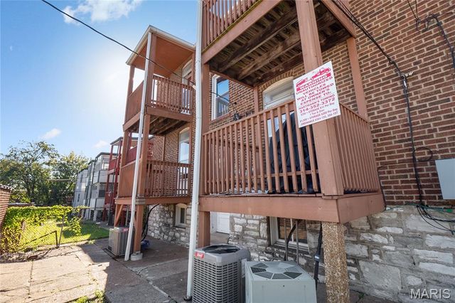 5027 Chippewa Street, St Louis, MO 63109