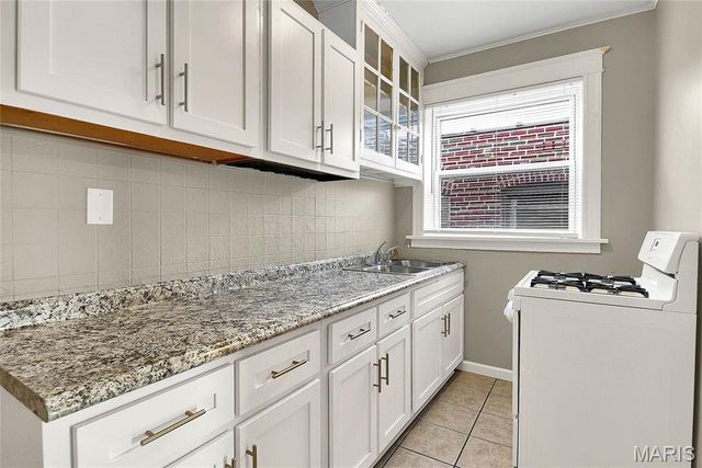 5027 Chippewa Street, St Louis, MO 63109