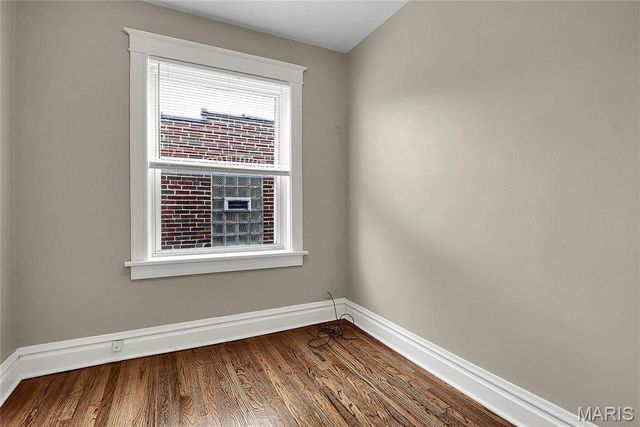 5027 Chippewa Street, St Louis, MO 63109
