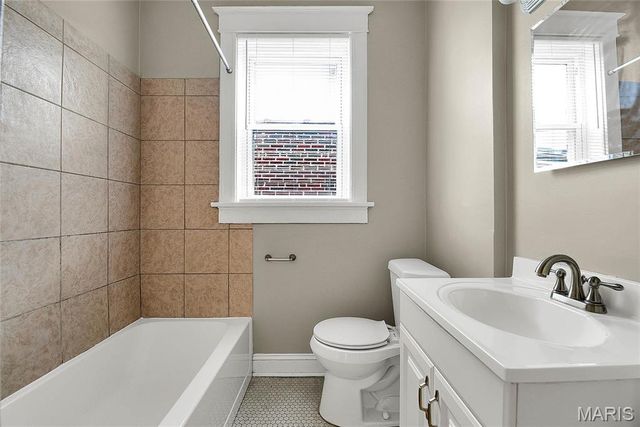 5027 Chippewa Street, St Louis, MO 63109