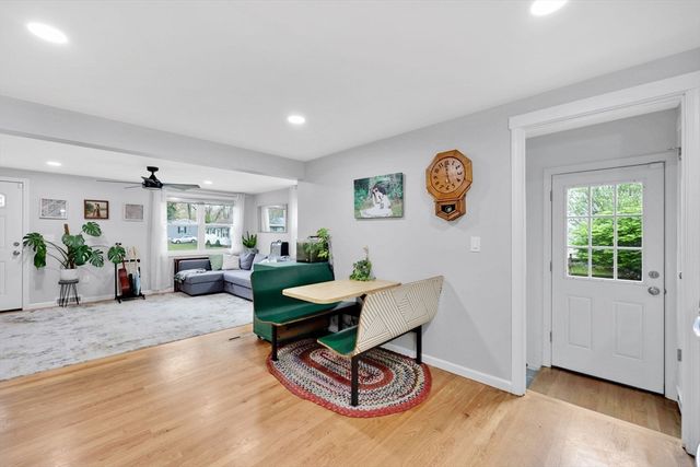 152 Shady Brook Ln, Springfield, MA 01118