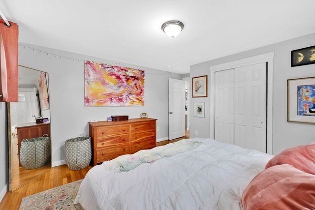 152 Shady Brook Ln, Springfield, MA 01118