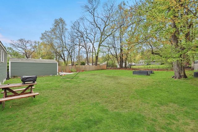 152 Shady Brook Ln, Springfield, MA 01118