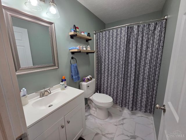 2256 Gibson Road, Martinsville, OH 45146