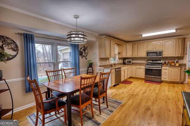 483 Villa Drive SW, Lilburn, GA 30047