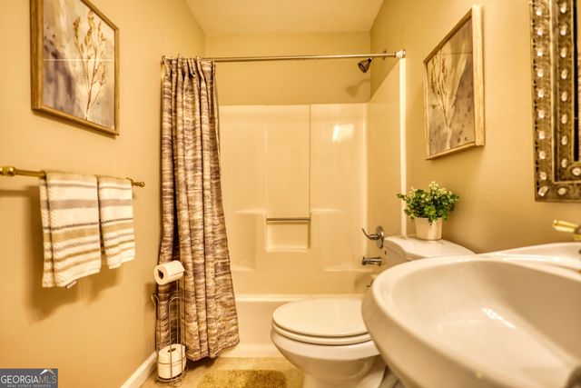 483 Villa Drive SW, Lilburn, GA 30047