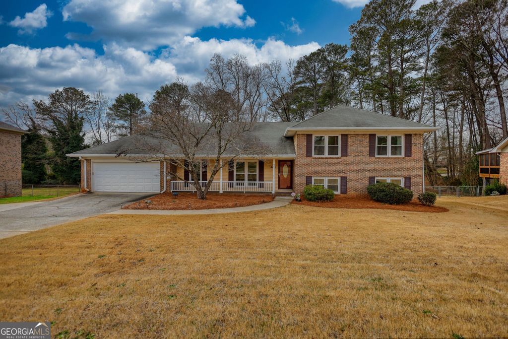 483 Villa Drive SW, Lilburn, GA 30047
