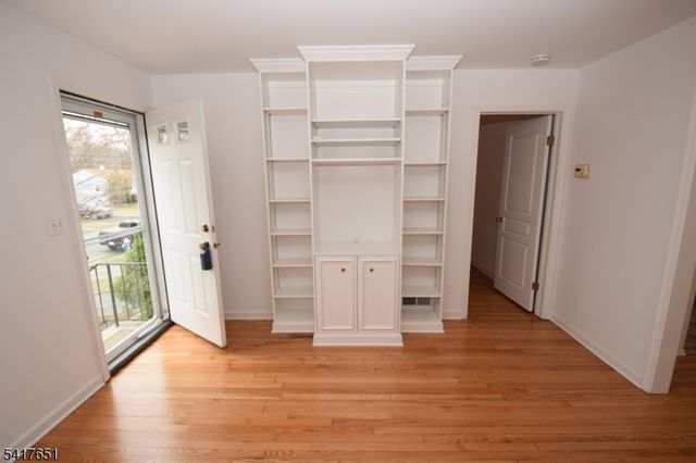 27 Grant Ave, New Providence Boro, NJ 07974