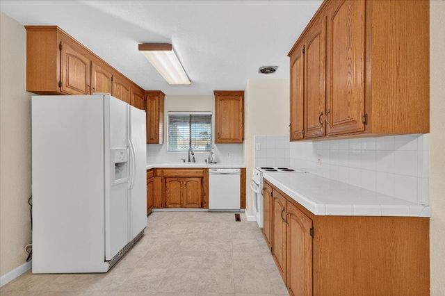 1335 Cindy Avenue, Clovis, CA 93612