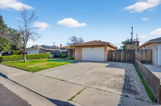 1335 Cindy Avenue, Clovis, CA 93612