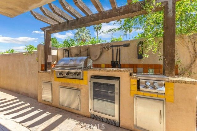 1455 E Sunny Dunes Road, Palm Springs, CA 92264