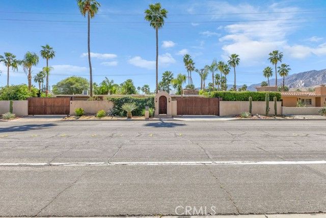 1455 E Sunny Dunes Road, Palm Springs, CA 92264
