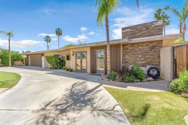 1455 E Sunny Dunes Road, Palm Springs, CA 92264
