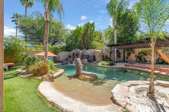 1455 E Sunny Dunes Road, Palm Springs, CA 92264