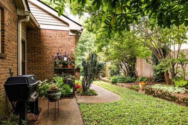 108 Ravenwood Ct, Franklin, TN 37064