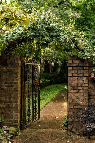 108 Ravenwood Ct, Franklin, TN 37064