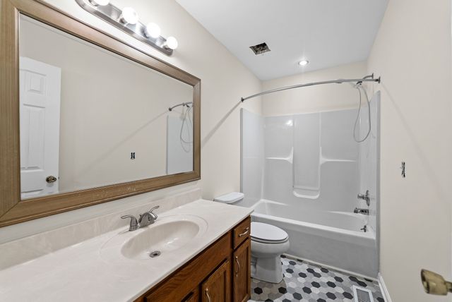 3325 Backridge Rd, Woodlawn, TN 37191