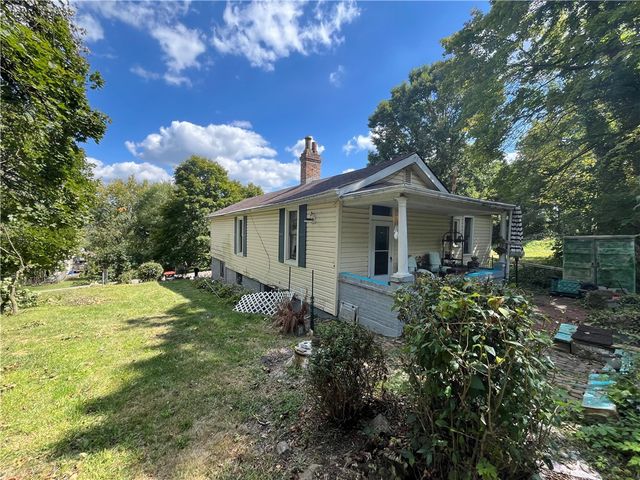 2007 Center Ave, Beaver Falls, PA 15010