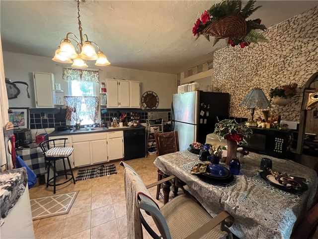 2007 Center Ave, Beaver Falls, PA 15010