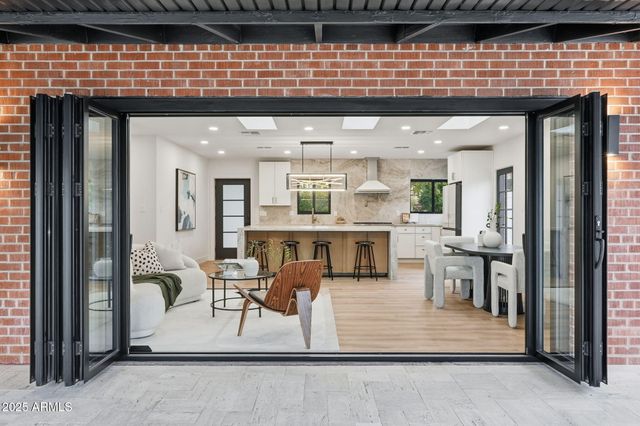 717 W VIRGINIA Avenue, Phoenix, AZ 85007