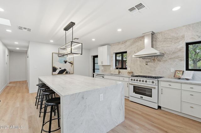 717 W VIRGINIA Avenue, Phoenix, AZ 85007