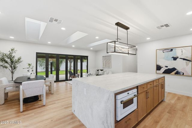 717 W VIRGINIA Avenue, Phoenix, AZ 85007