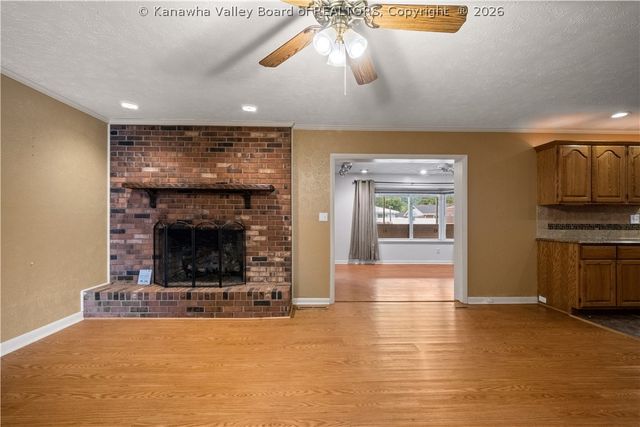 194 Shawnee Estates, Winfield, WV 25213