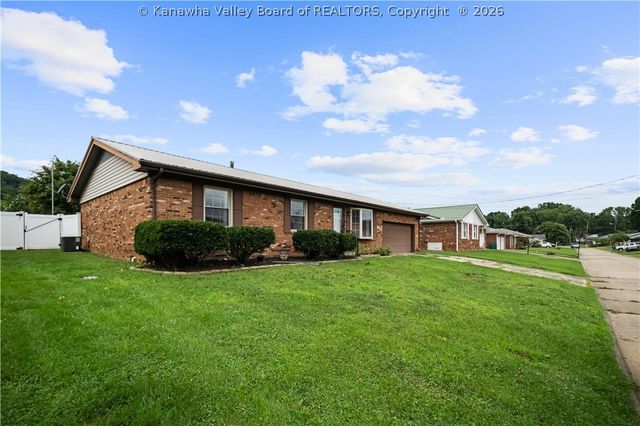 194 Shawnee Estates, Winfield, WV 25213