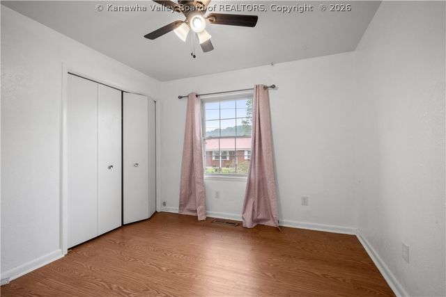 194 Shawnee Estates, Winfield, WV 25213