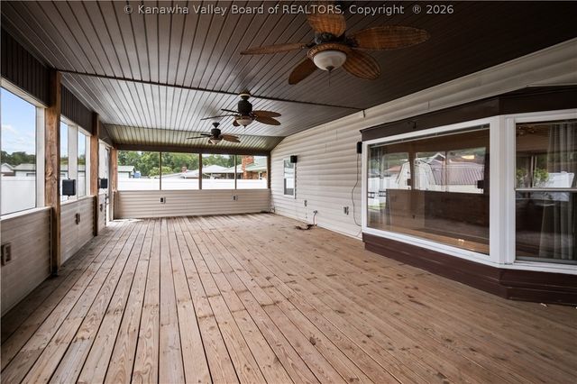 194 Shawnee Estates, Winfield, WV 25213