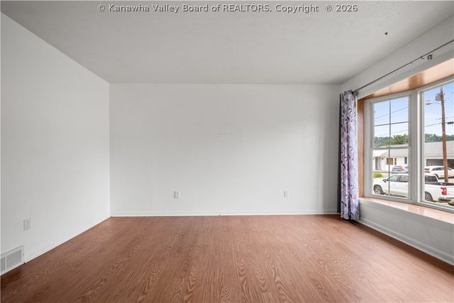 194 Shawnee Estates, Winfield, WV 25213