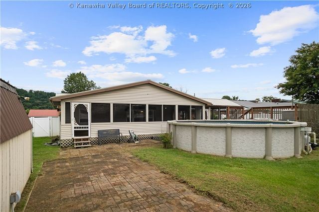 194 Shawnee Estates, Winfield, WV 25213